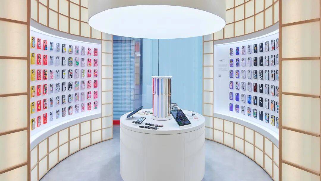 一个手机壳 500 元，比卖手机还赚钱！