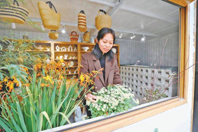 村里的年轻人｜互联网青年回村创业：守着土地种出浪漫
